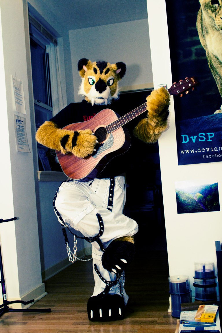 Smiley the SaberKitty 2/5 - Guitar Cat