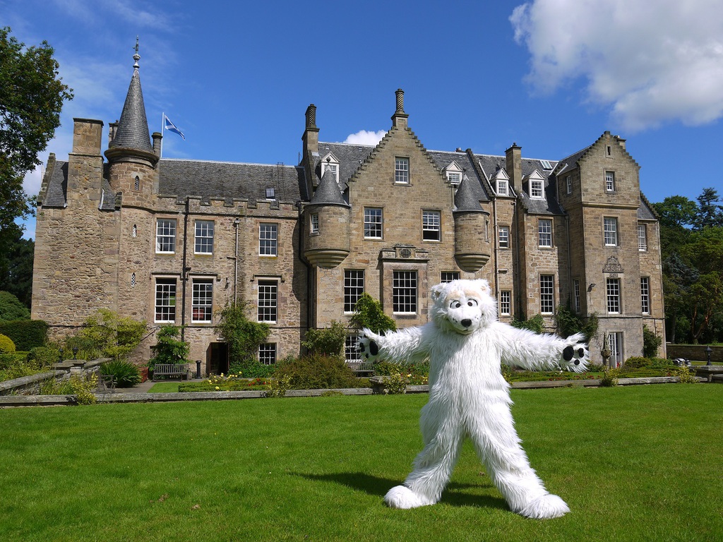 Where in Scotland do Polar Bears stay?