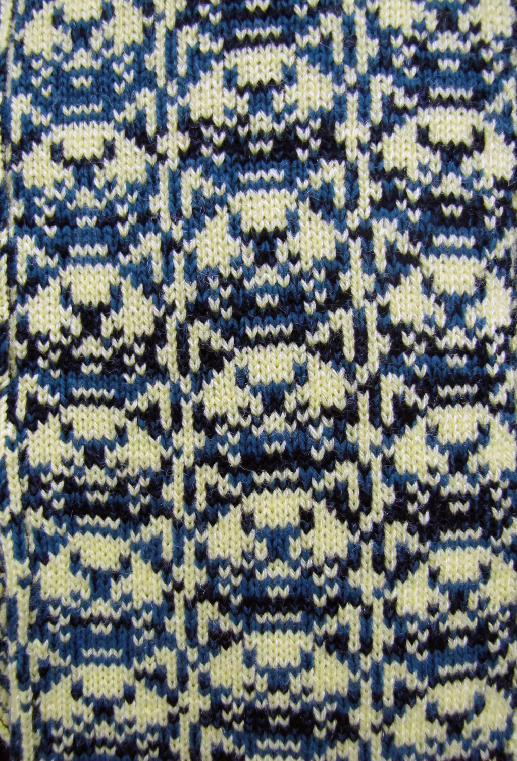 Mr Collars Knit pattern closeup