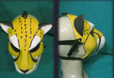 Painted Gasmask: Kauko (Version 2)
