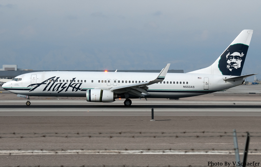Alaska Airlines 737-800 (N553AS)