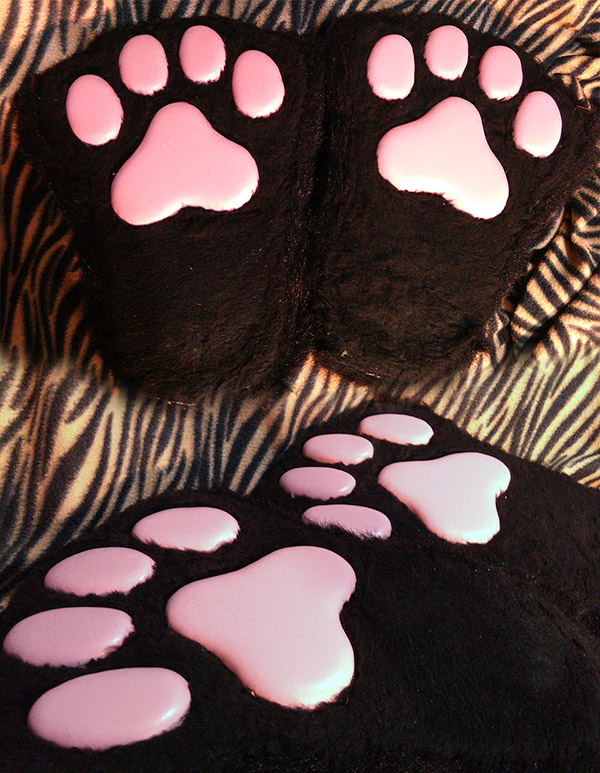 Upgraded paws with new type of pawpads 