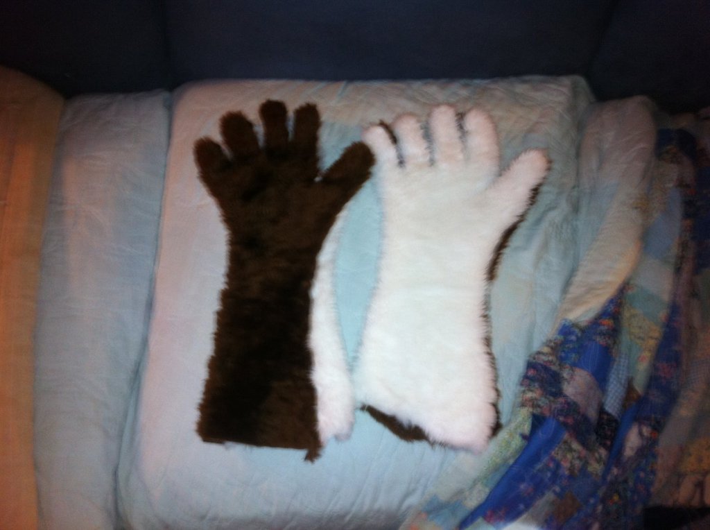My New Victor Redtail Hand Paws (wing tips)